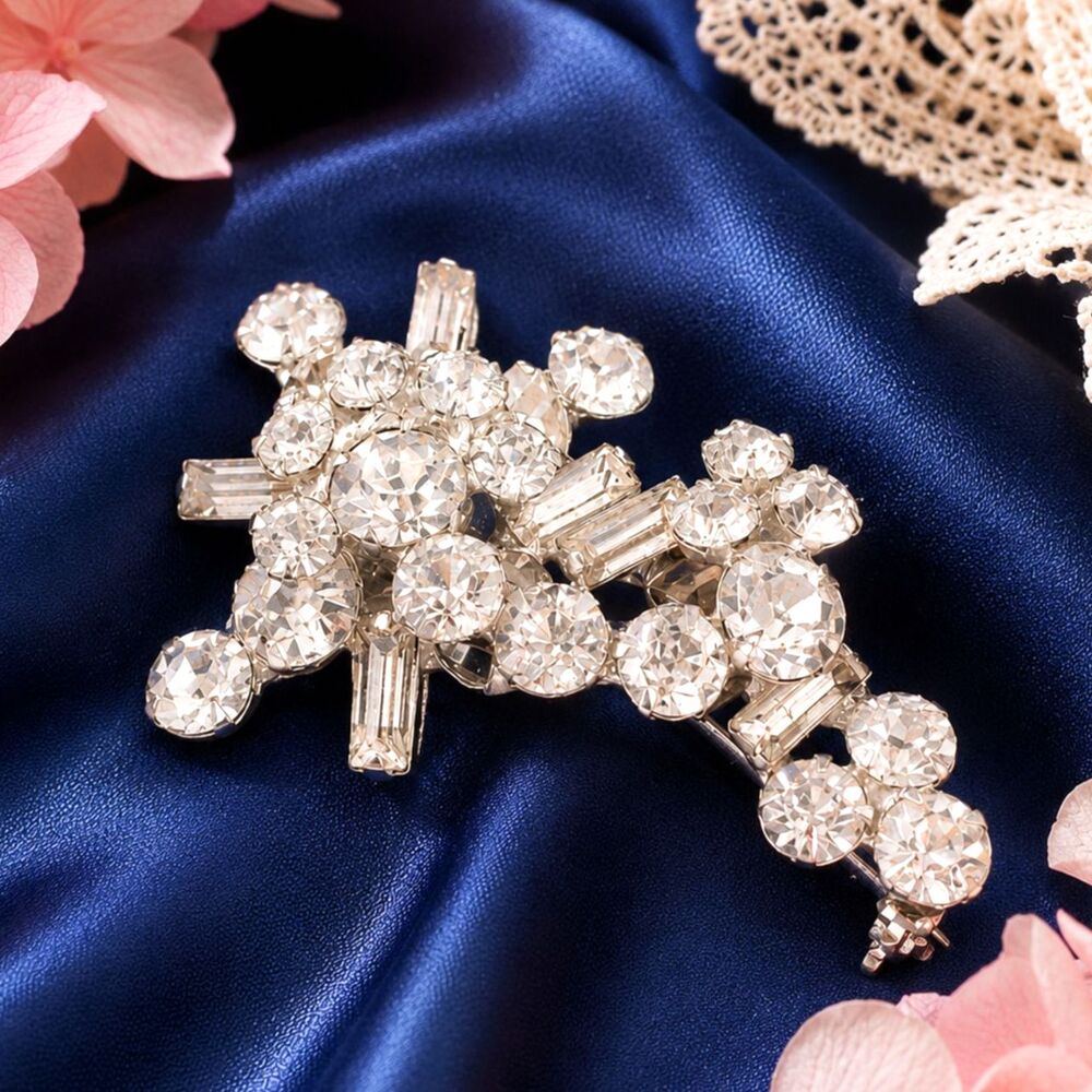 Vintage Silver Tone Clear Rhinestone Articulated Flower Brooch